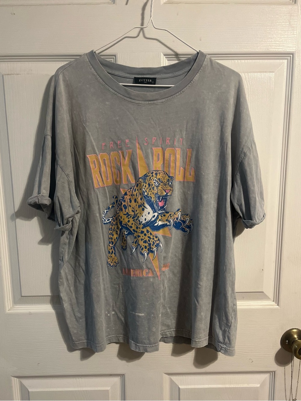Zutter | Free Spirit Rock N Roll America Tour Mineral Wash Leopard Graphic Tee
